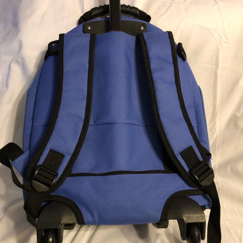 Pet Gear rolling travel tote/backpack for small animals Excellent condition